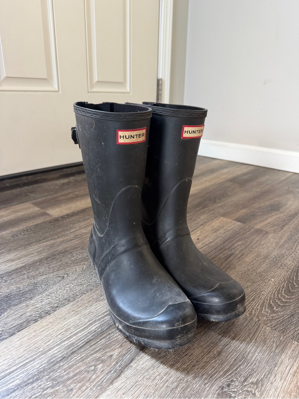Hunter Original Short Black Boots – Adjustable Back